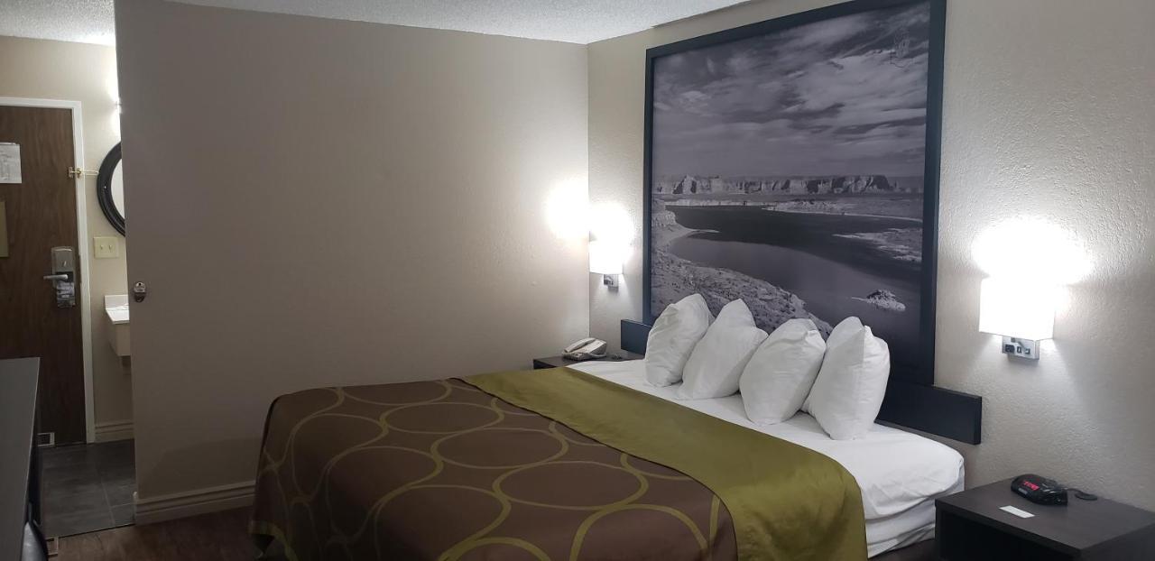Super 8 By Wyndham Goodyear/Phoenix Area Exterior photo