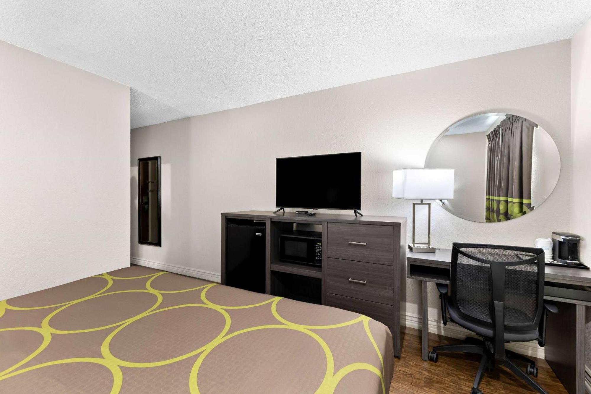 Super 8 By Wyndham Goodyear/Phoenix Area Exterior photo